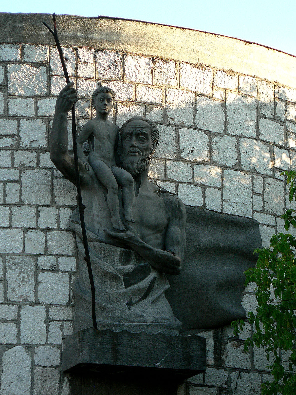 /oscar_caprotti_de_la_torre_escultura_san_cristobal.jpg /oscar_caprotti_de_la_torre_escultura_san_cristobal.jpg